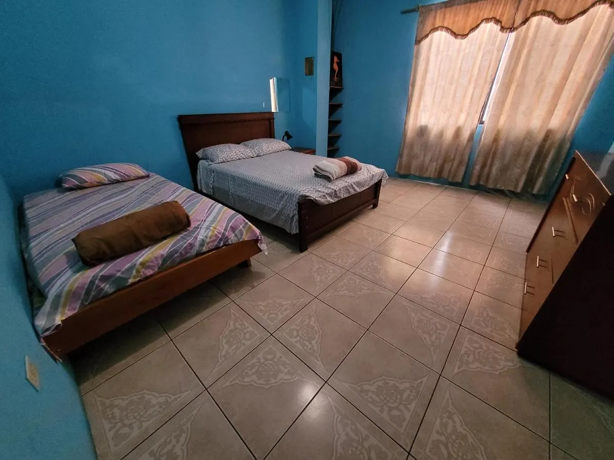 Appartement Departamento Familiar En Santa Cruz à Puerto Ayora  Équateur